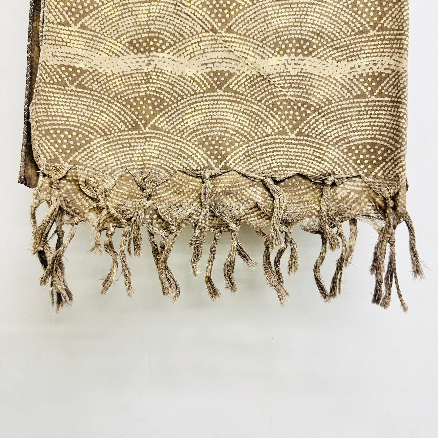 Textured Cotton scarf with geometric pattern