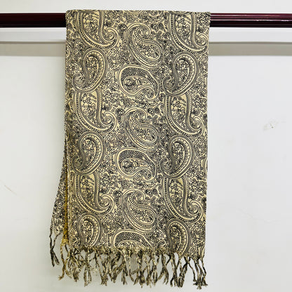 Paisley patterned scarf with tassels