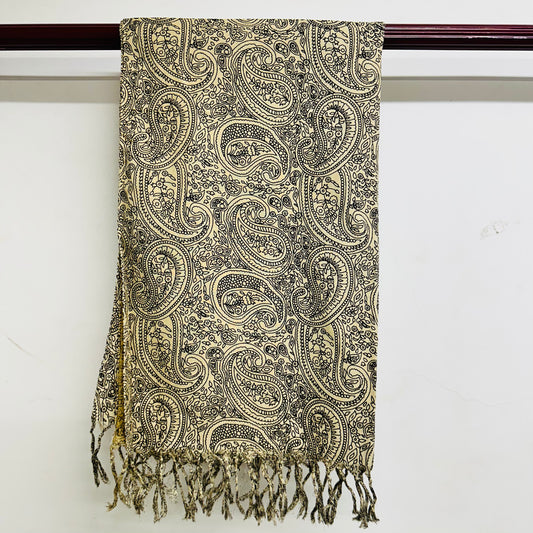 Paisley patterned scarf with tassels