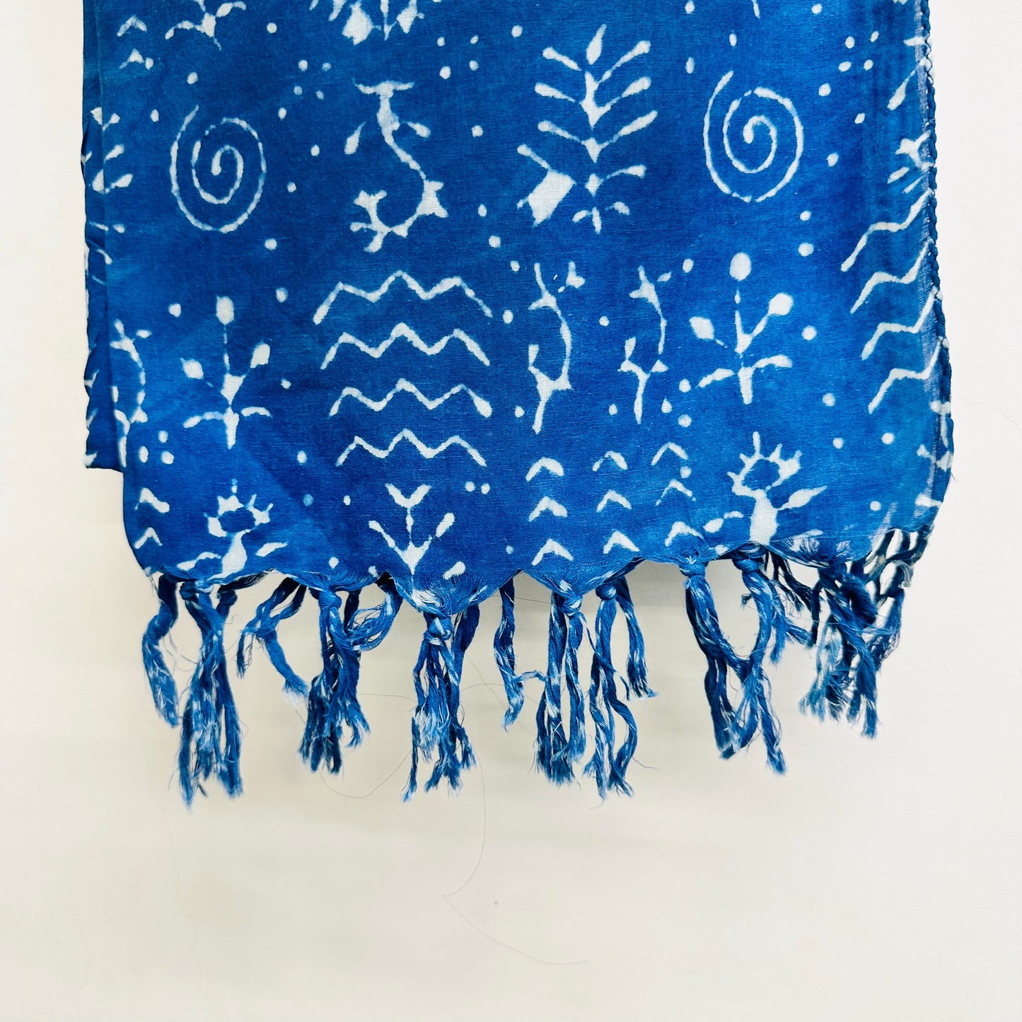 Blue Cotton scarf with white patterns