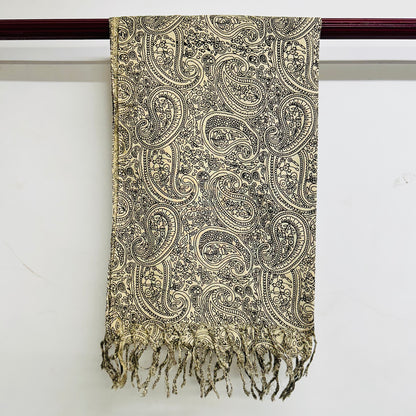 Paisley patterned scarf with tassels