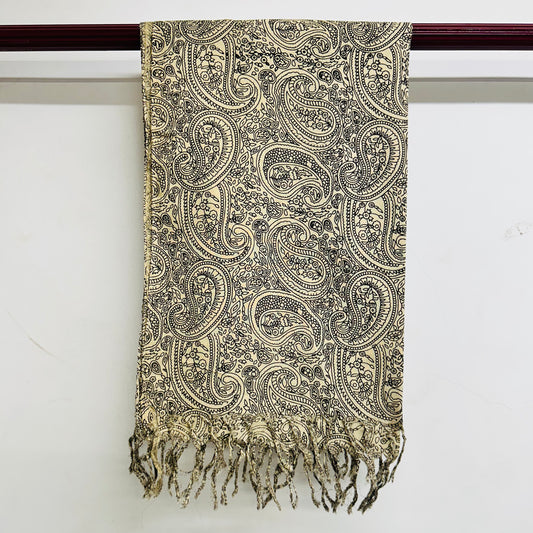 Paisley patterned scarf with tassels