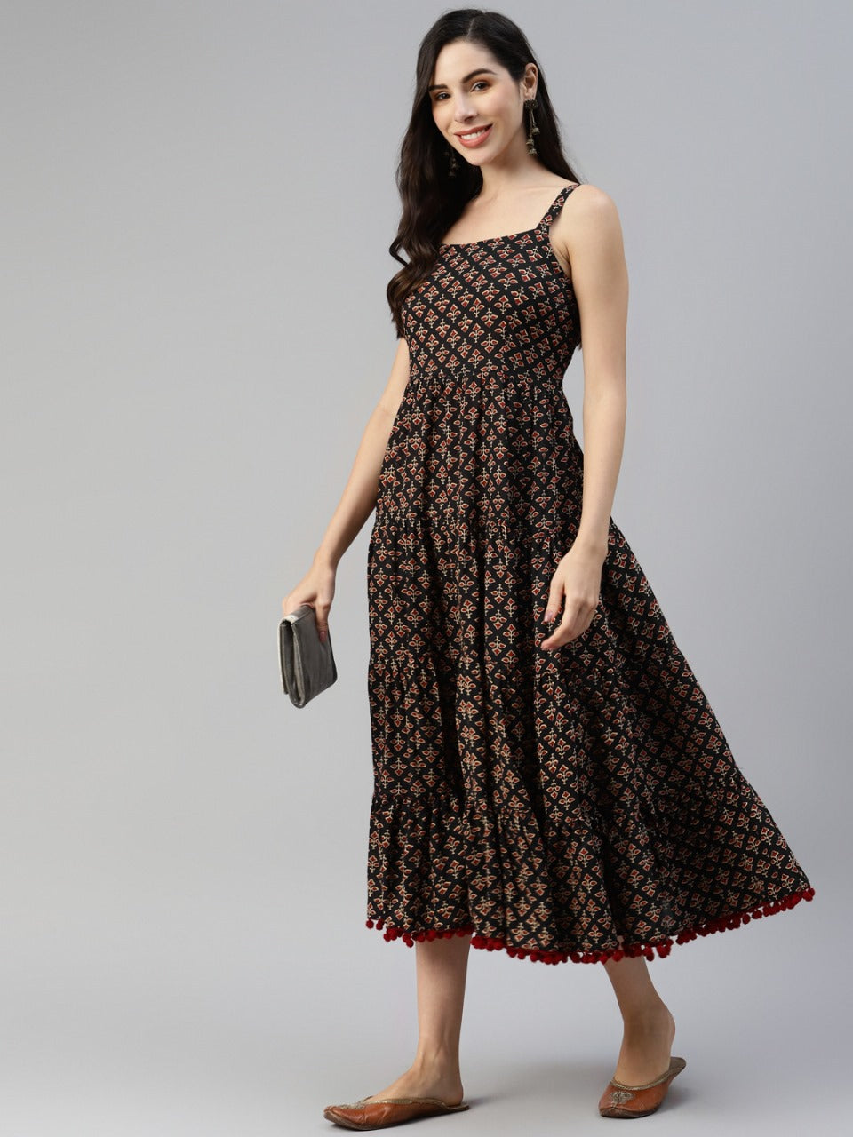 Long Dress with Black Floral Print and Shoulder Straps